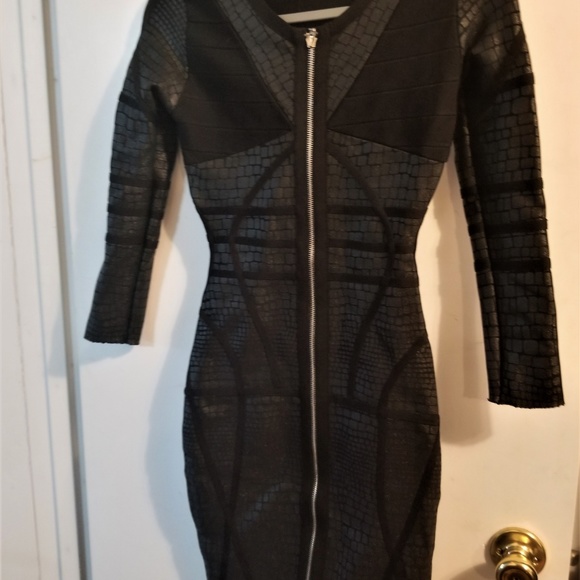 Neoprene Black Bodycon with Print, Size S or 4 - Picture 3 of 7